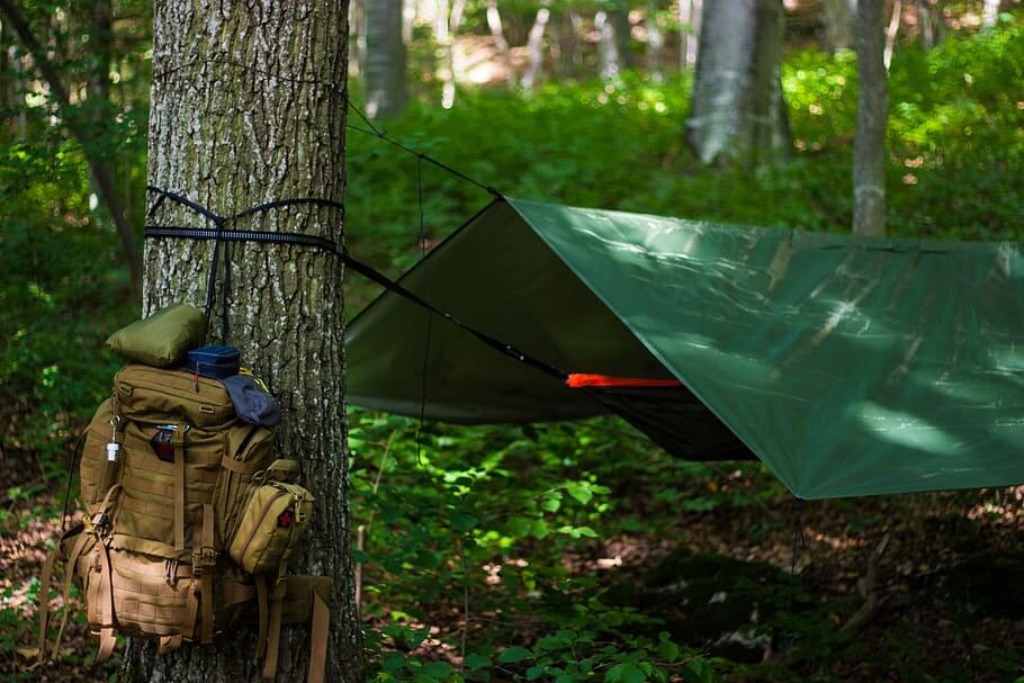 ¿Qué es un tarp o toldo para bushcraft?